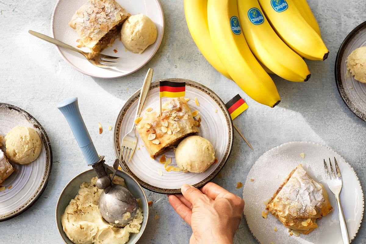 Γερμανικό στρούντελ με αμύγδαλα και μπανάνα Chiquita
