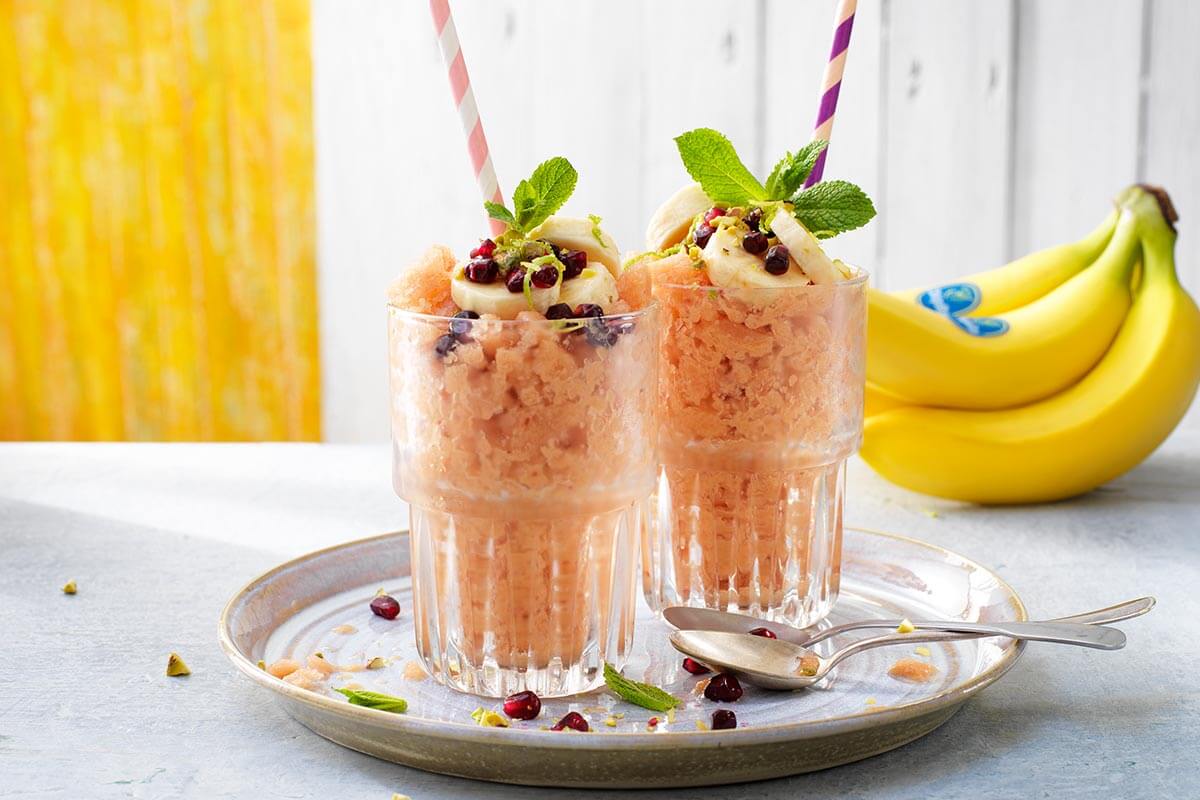 Παγωμένο smoothie με μπανάνες Chiquita και ροδάκινα