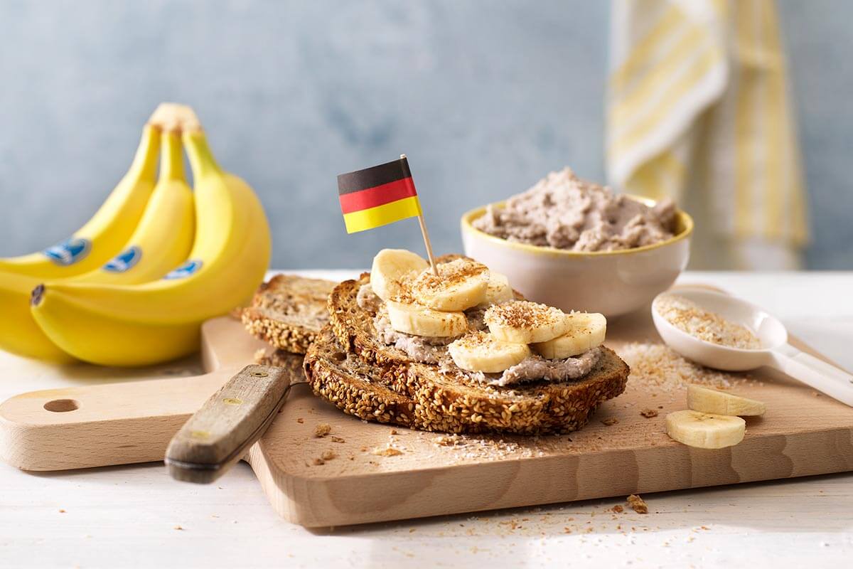 Γερμανικό ψωμί Vollkornbrot με μπανάνα Chiquita και καρύδα