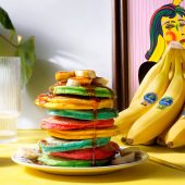 Πολύχρωμα και αφράτα pancake με μπανάνα Chiquita