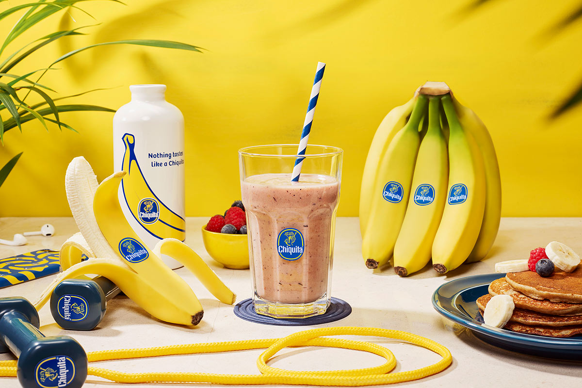 Πρωτεϊνούχο smoothie μπανάνας και μούρων για τη γυμναστική από την Chiquita