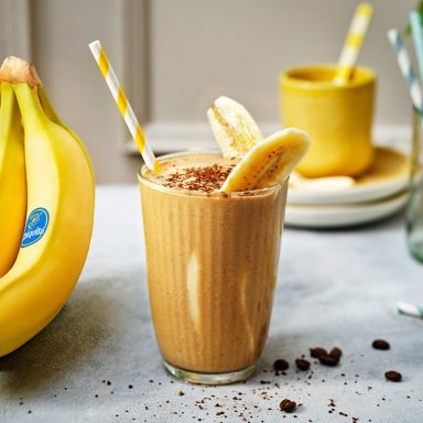 Πρωτεϊνούχο ρόφημα με καφέ, φυστικοβούτυρο και μπανάνα